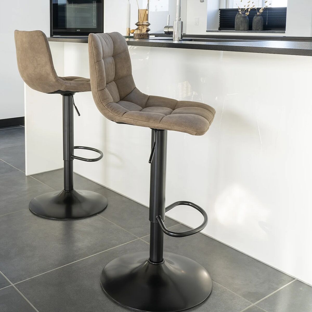 Middelfart bar stool