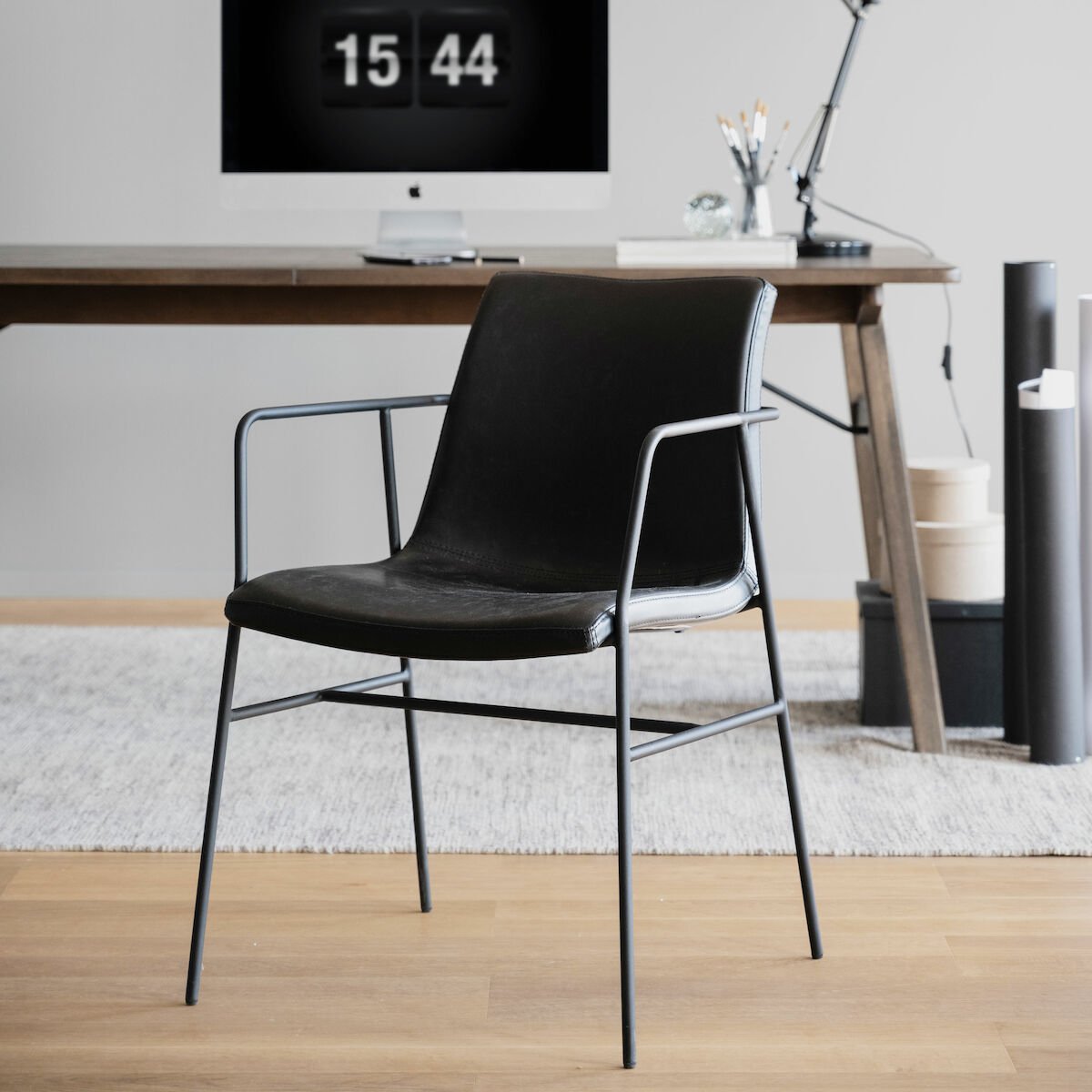Rowico Huntingbay käsinojallinen tuoli musta PU/musta frame