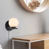 Trio Pure seinävalaisin E27 mattamusta