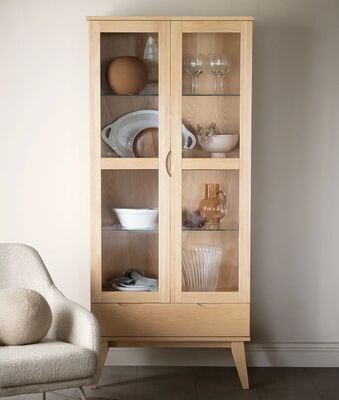 Rowico Home Filippa vitriini valkolakattu tammi