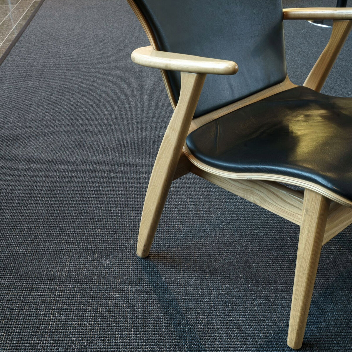 VM Carpet Esmeralda matto 133x200 cm musta