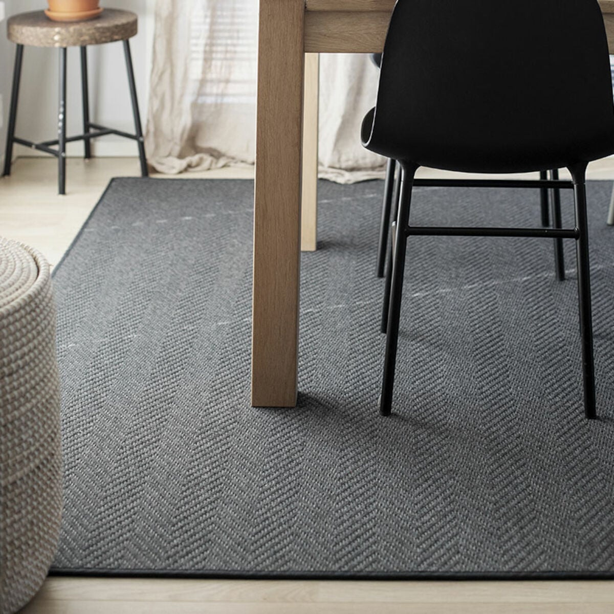 VM Carpet Elsa matto 80x300 cm musta