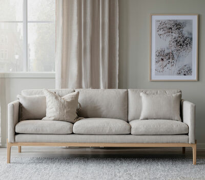 Rowico Ness 3-istuttava sohva tumman harmaa, valkopestyt tammijalat