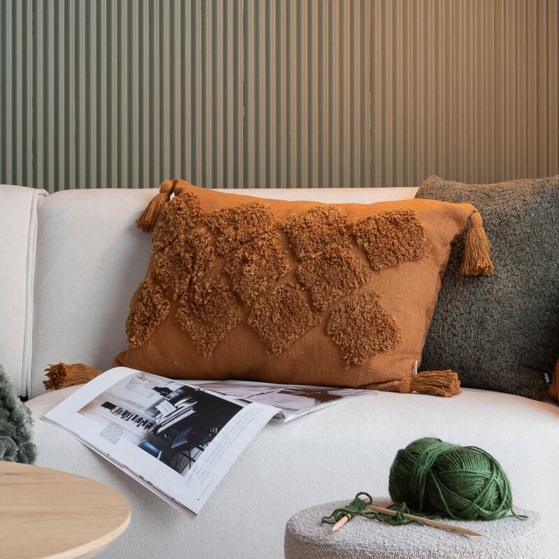 Fanni K Tuff koristetyyny 40x60 cm pähkinänruskea
