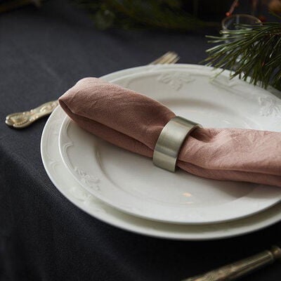 Svanefors Siri lautasliinarenkaat 2 kpl 4x6 cm hopea