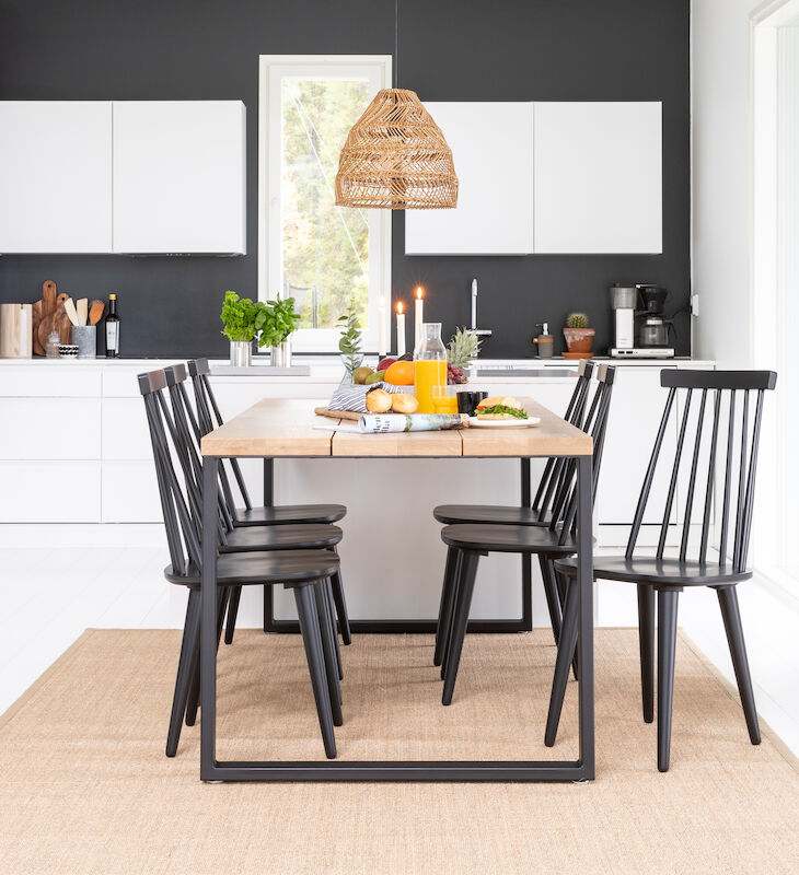 Pujo-Lotta 6-hengen ruokailuryhmä 200x90 cm lakattu tammi/musta