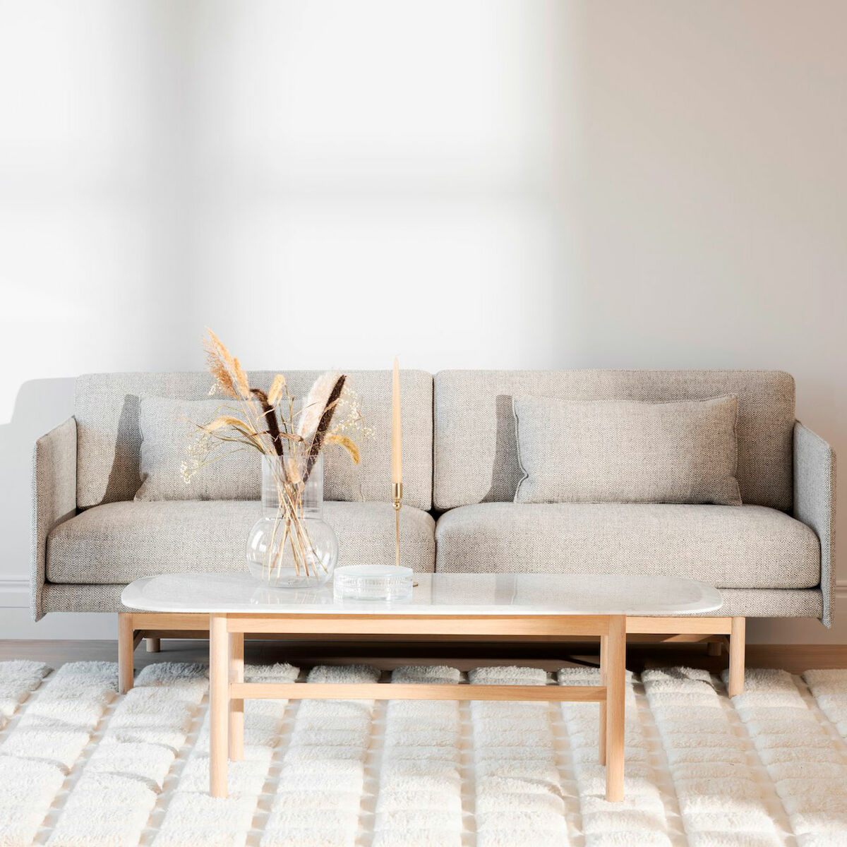 Rowico Hammond sohvapöytä 135×62 cm valkoinen Carrera-marmori/valkopesty tammi