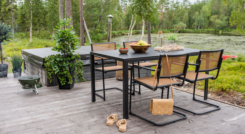 Saarni-Envy Camille 4-hengen ruokailuryhmä musta/ruskea