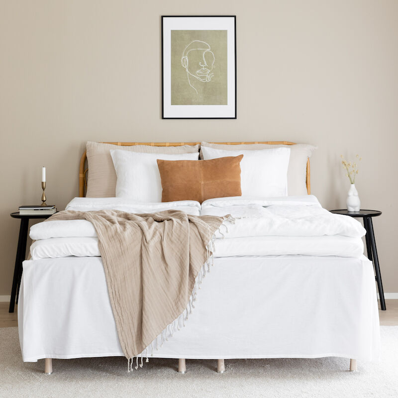 Lempi 45 cm korkea helmalakana valkoinen