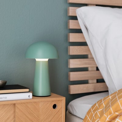 Trio Lennon ladattava LED pöytävalaisin sisä- ja ulkokäyttöön keltainen