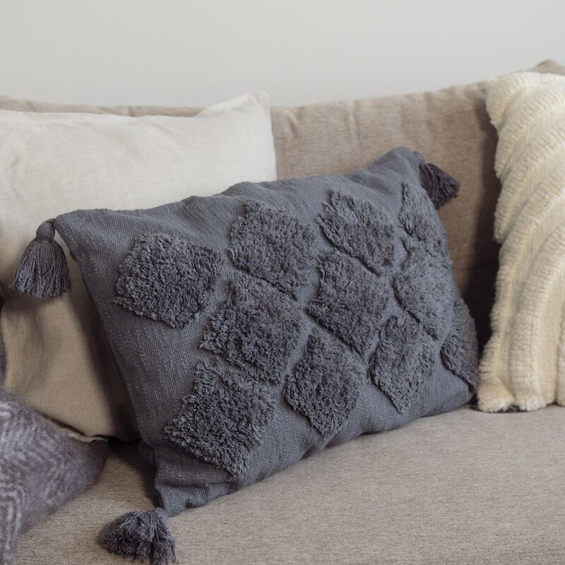 Fanni K Tuff koristetyyny 40x60 cm harmaa