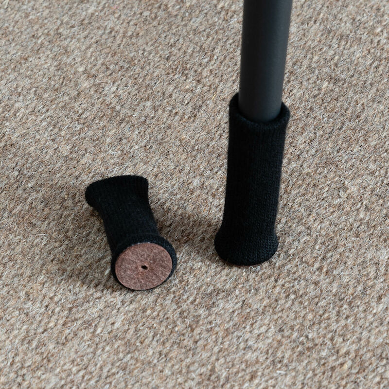 Huonekalusukka musta