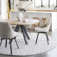 Rowico Home Maddock pyöreä ruokapöytä Ø 135 cm tammi/mustat metallijalat