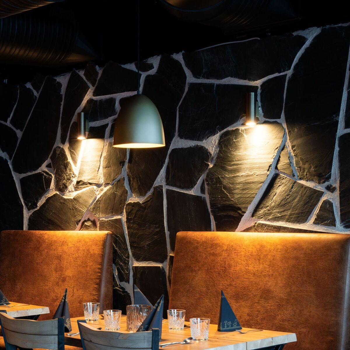 Trio Marley seinävalaisin 2-osainen antiikkimessinki