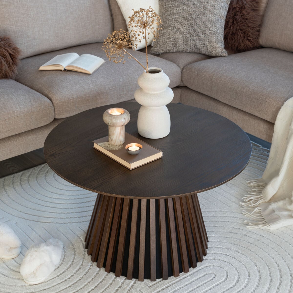 Villa pyöreä sohvapöytä savutammi