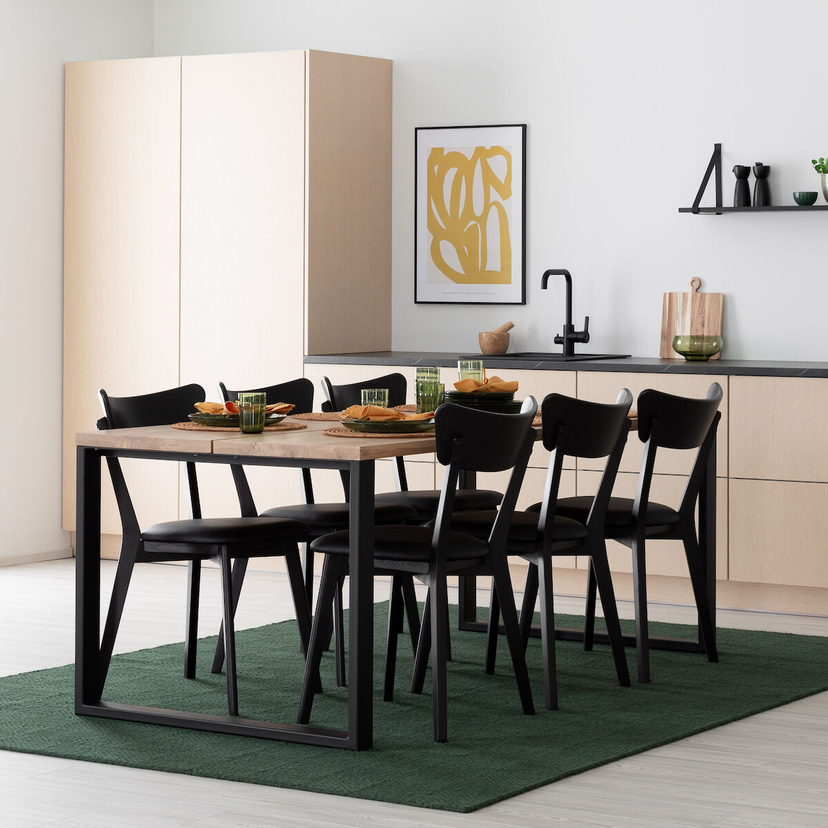 Manner-Koto 6-hengen ruokailuryhmä lakattu tammi/musta, musta PU-verhoilu