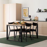 Manner-Koto 4-hengen ruokailuryhmä lakattu tammi/musta, musta PU-verhoilu