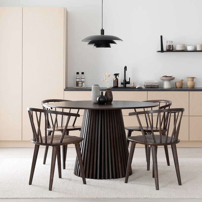 Villa-Carmen 4-hengen pyöreä ruokailuryhmä savutammi/ruskea