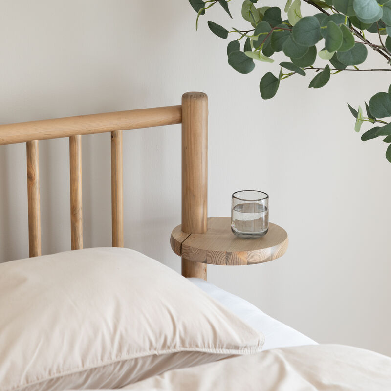 Liinu sänkyyn kiinnitettävä yöpöytä antiikkipetsattu