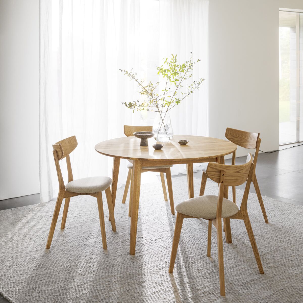 Rowico Home Filippa jatkettava ruokapöytä pyöreä  Ø120-165 cm öljytty tammi