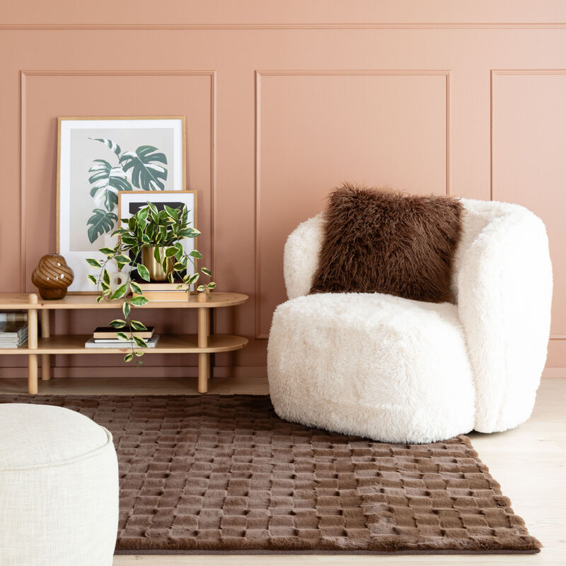 Pinta nukkamatto ruskea