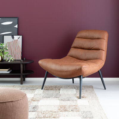 Mesi Lounge nojatuoli konjakinruskea Kentucky 9, mustat jalat