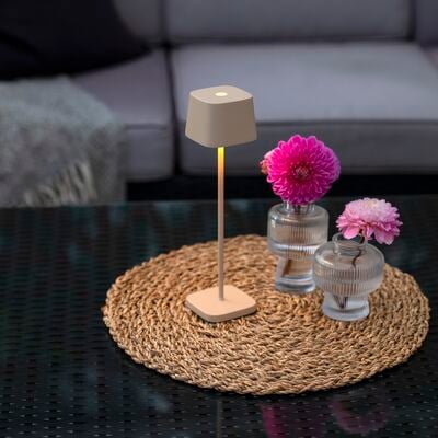 Konstsmide Capri mini ladattava pöytävalaisin sisä-/ulkokäyttöön hiekka