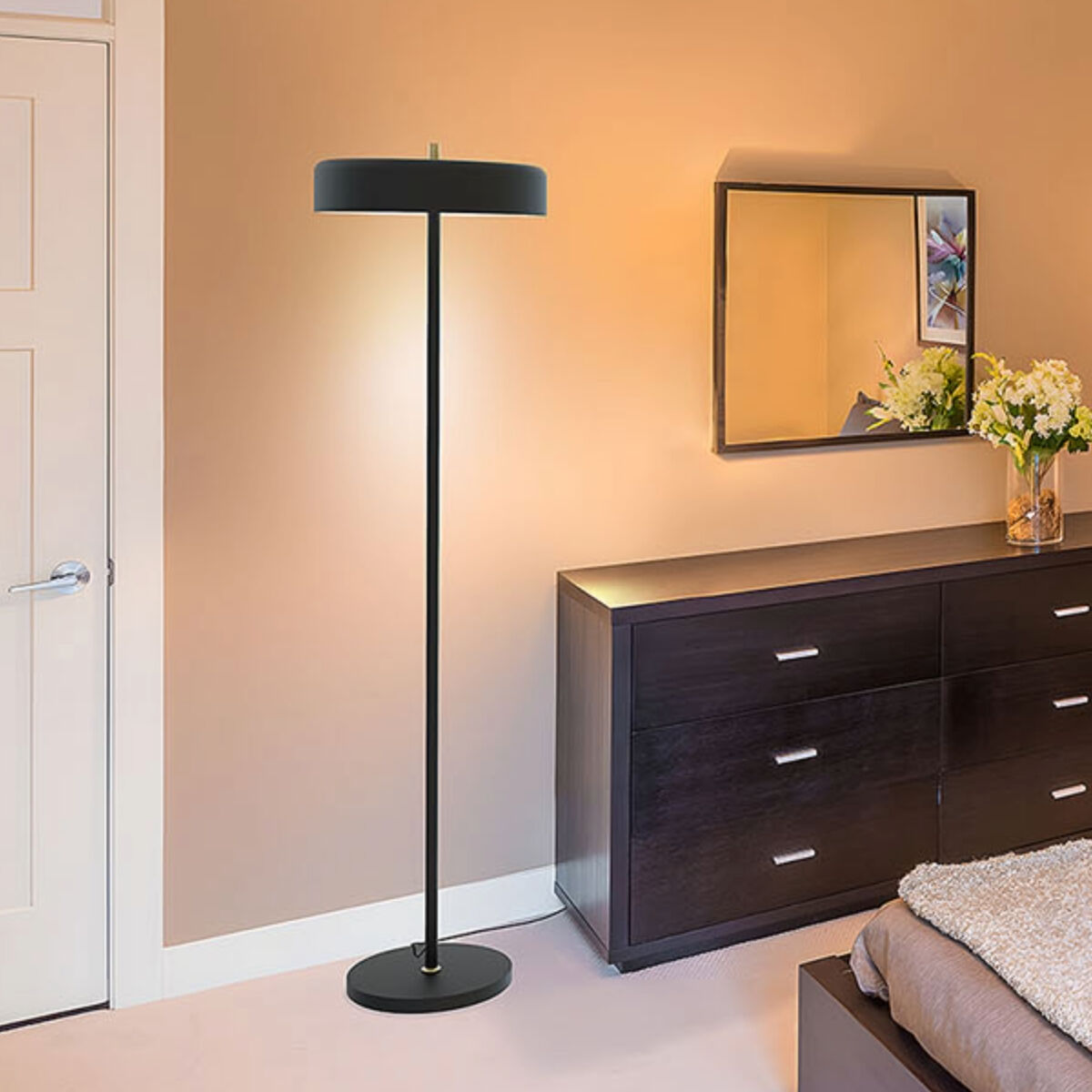 Grönlund Trendo lattiavalaisin mattamusta