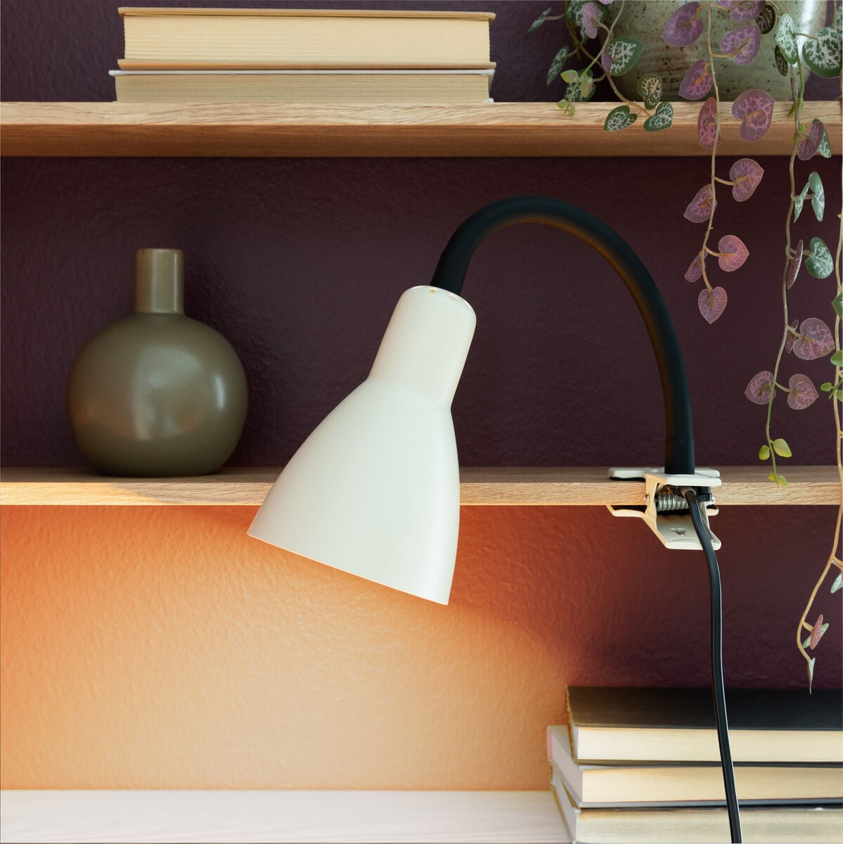 Keiju klipsivalaisin vaalea beige