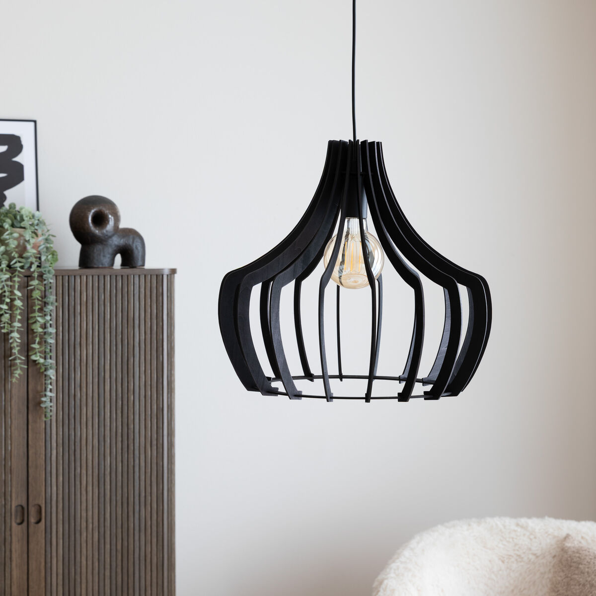 Trio Wood II riippuvalaisin musta