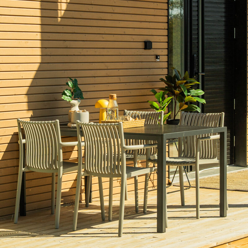 Saarni-Estrid 4-hengen ruokailuryhmä musta/beige