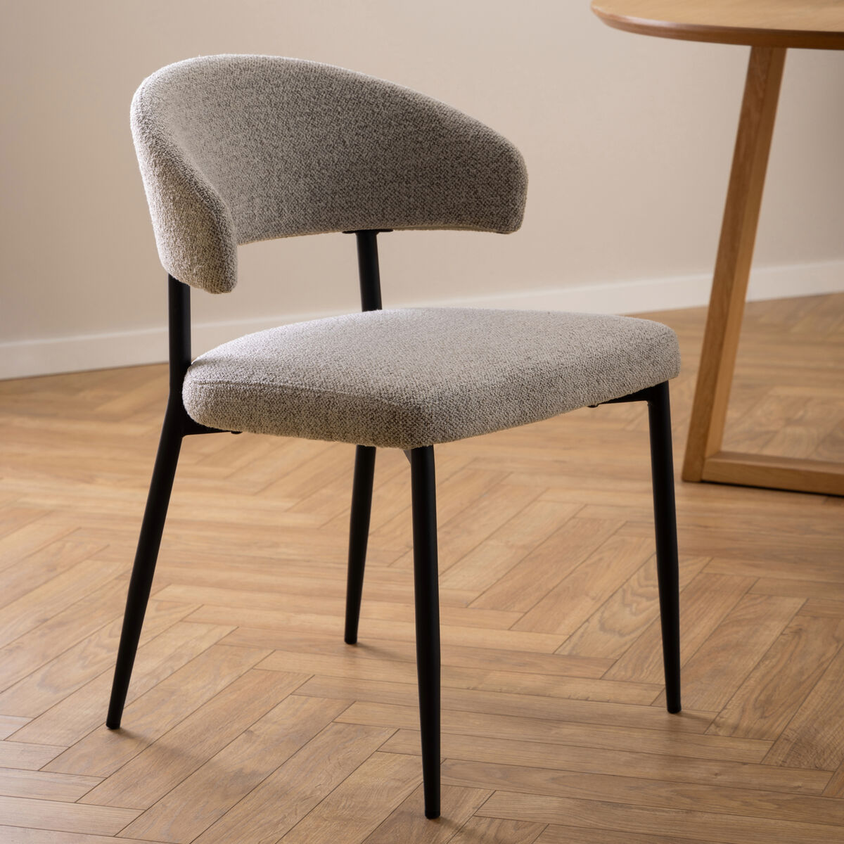 Dario tuoli beige Monza 60, mustat jalat