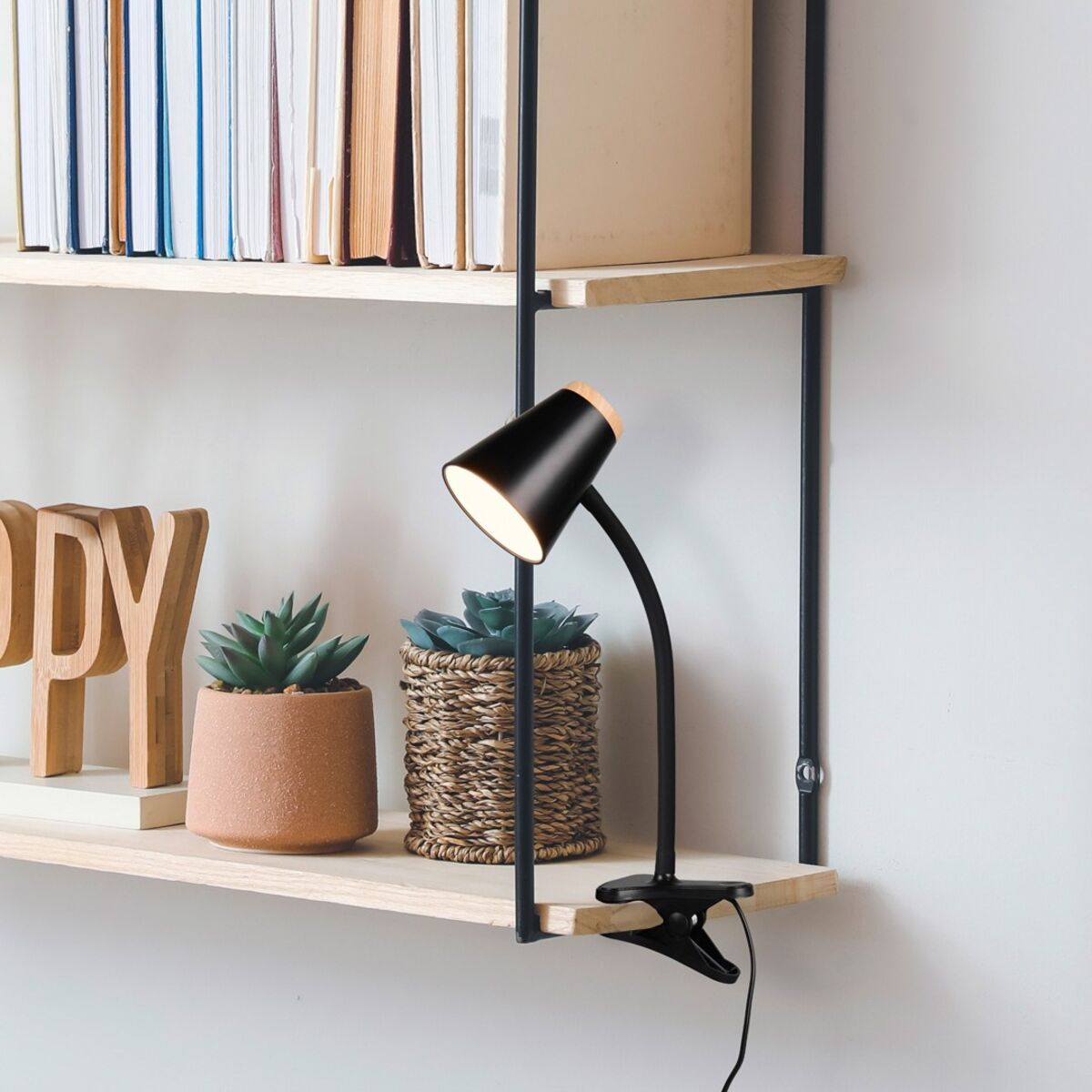 Trio Pongo LED klipsivalaisin musta