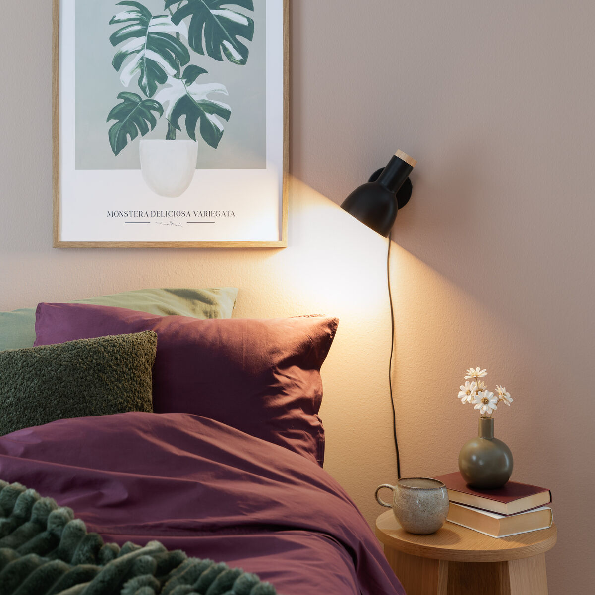 Kumpu seinävalaisin musta