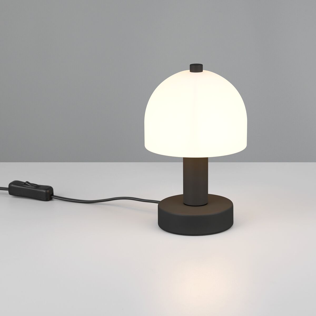 Trio RL Glenn pöytävalaisin E14 mattamusta