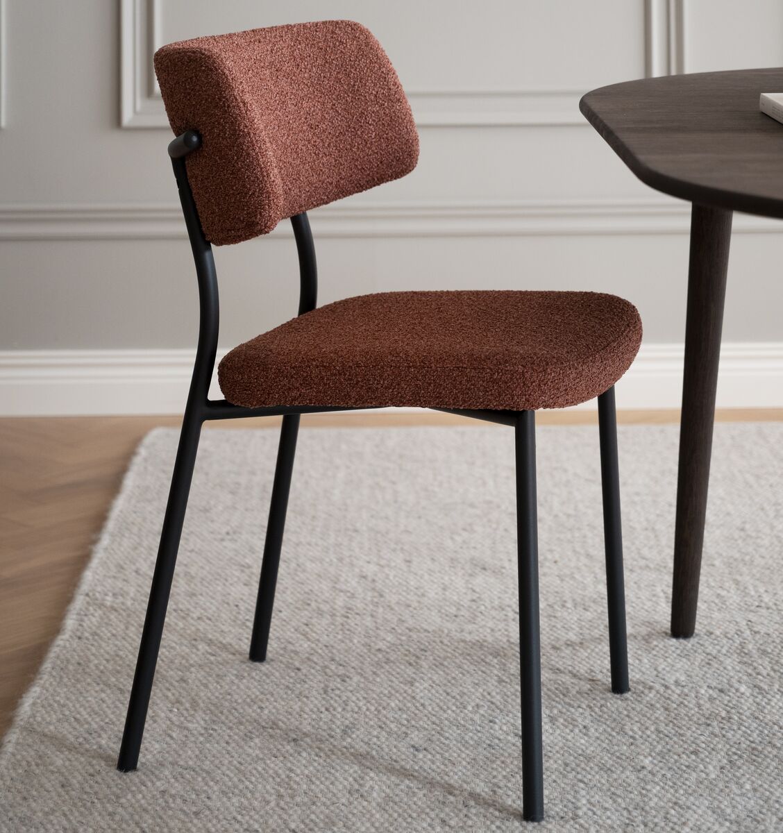 Rowico Home Herbster tuoli punainen 5331 Rhythm 128/musta