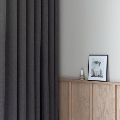 Pinja pimentävä verho 270x280 cm harmahtavan valkoinen (B-10 2150)