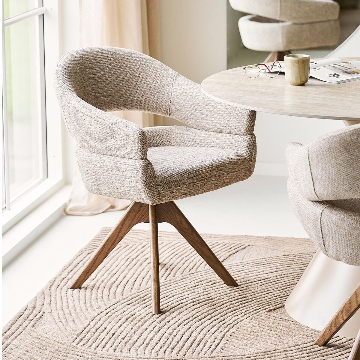 House Nordic Dover tuoli hiekka/savutammi