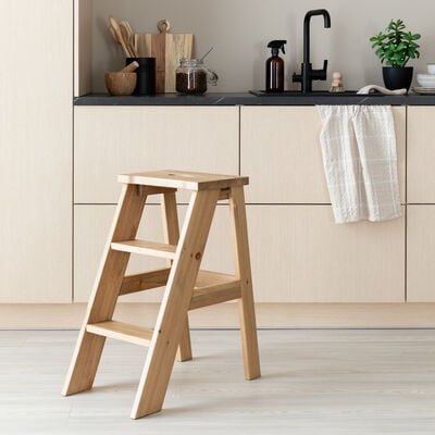 Basic porrasjakkara 34x54x62 cm valkoinen, kuvausmalli