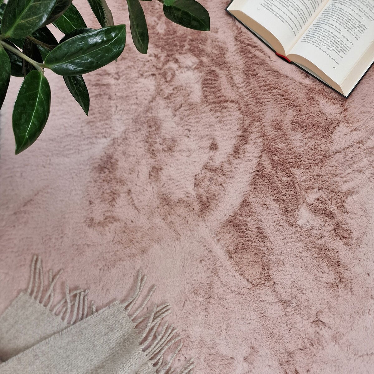 KM Carpets KM Heaven nukkamatto 160 cm pyöreä roosa