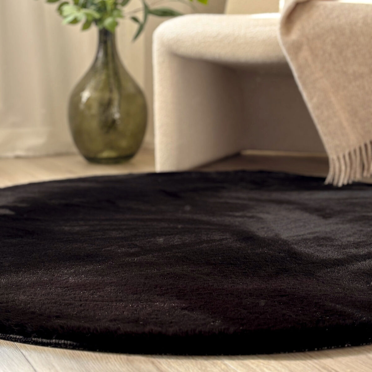 KM Carpets KM Heaven nukkamatto 160 cm pyöreä musta
