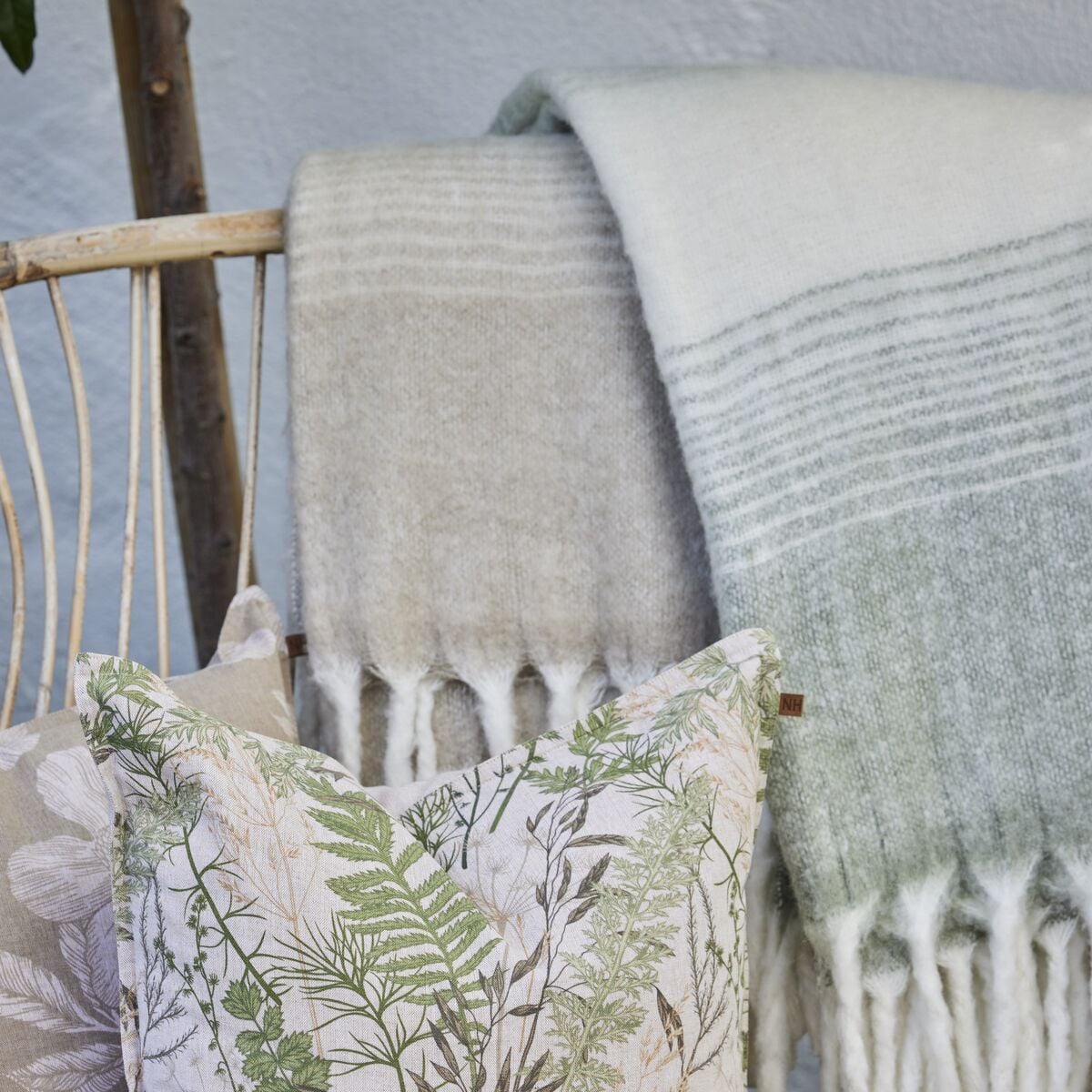 Noble House Ullis torkkupeitto 125x150 taupe