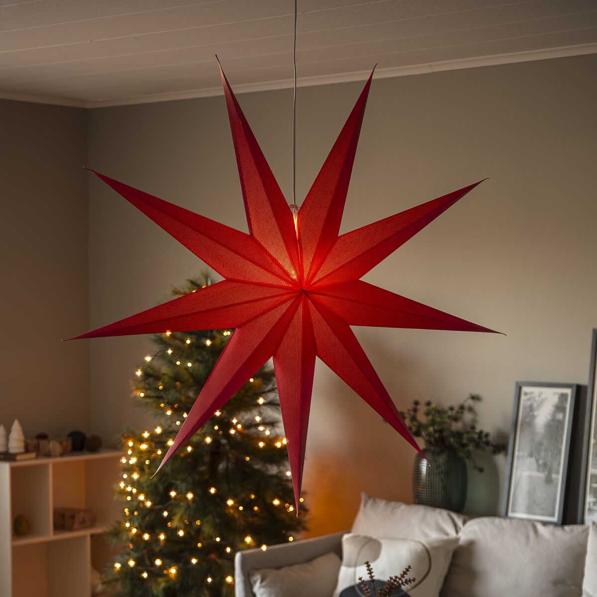 Konstsmide paperitähti 9 sakaraa Ø115cm punainen, sis. johtosarjan 5 m